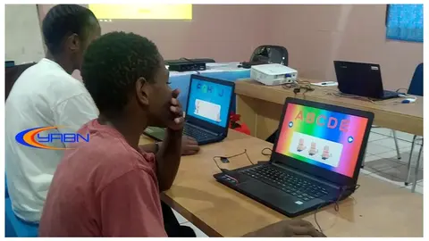 ABCDE.. Ayo melatih tangan kalian, supaya tra kakuh