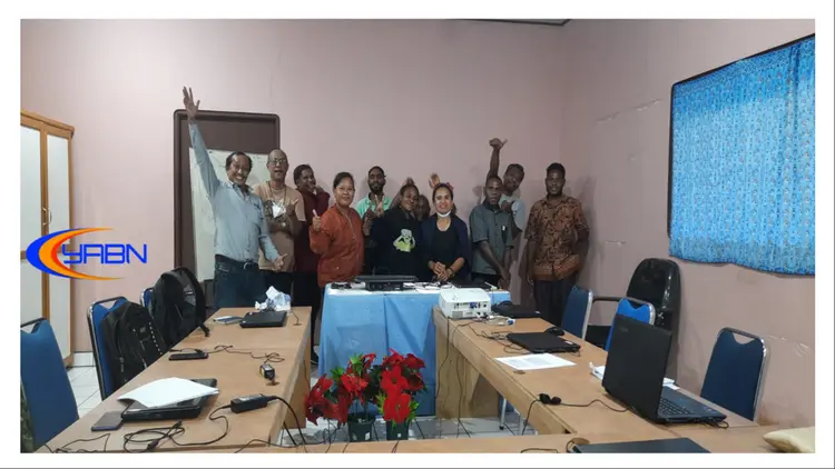 Foto bersama dengan Peserta Kursus